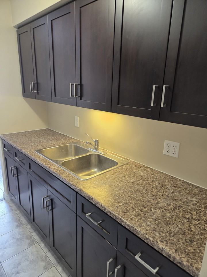 87 207-87 Westwood Drive #207 - Photo 3 of 15