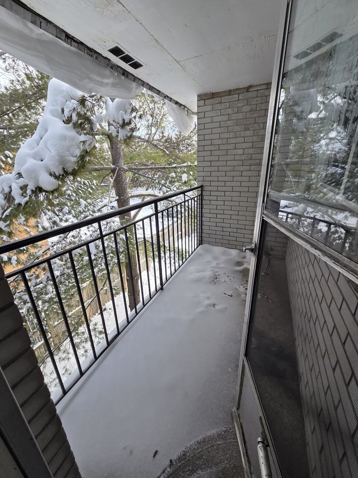 87 305-87 Westwood Drive #305 - Photo 5 of 12