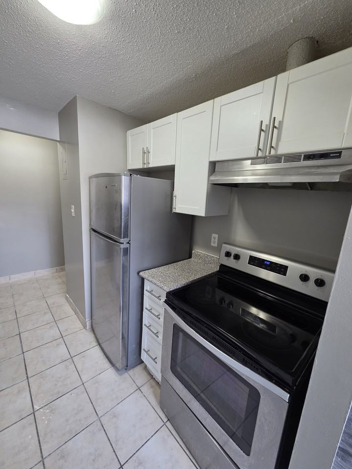 93 Westwood Dr #108 - Photo 2 of 11