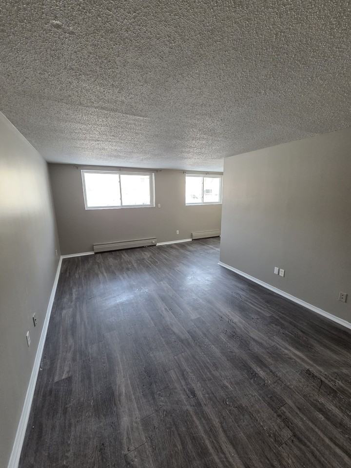 93 Westwood Dr #108 - Photo 3 of 11