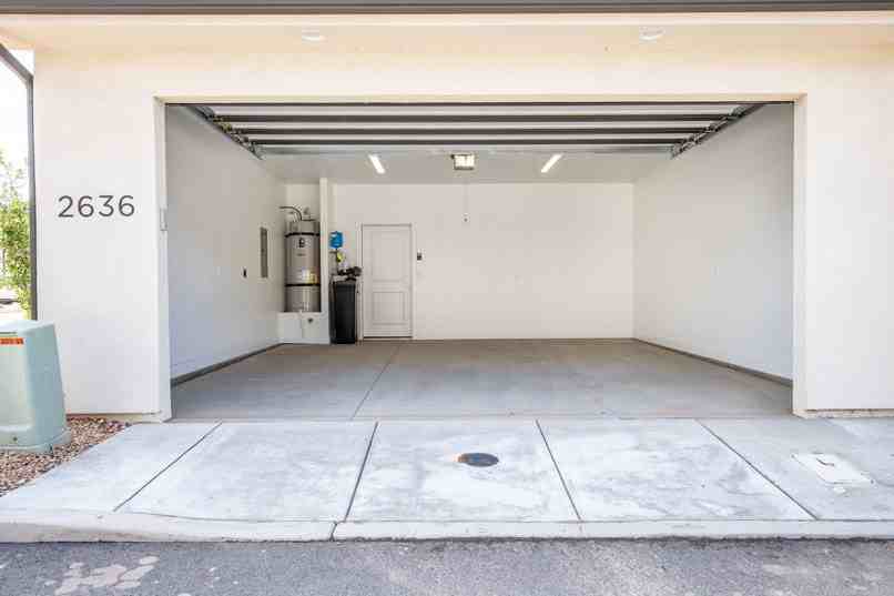 2608 E Wake Forest Ln #1 - Photo 2 of 25