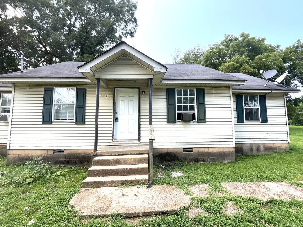 1105 N Mclemore Ave #B