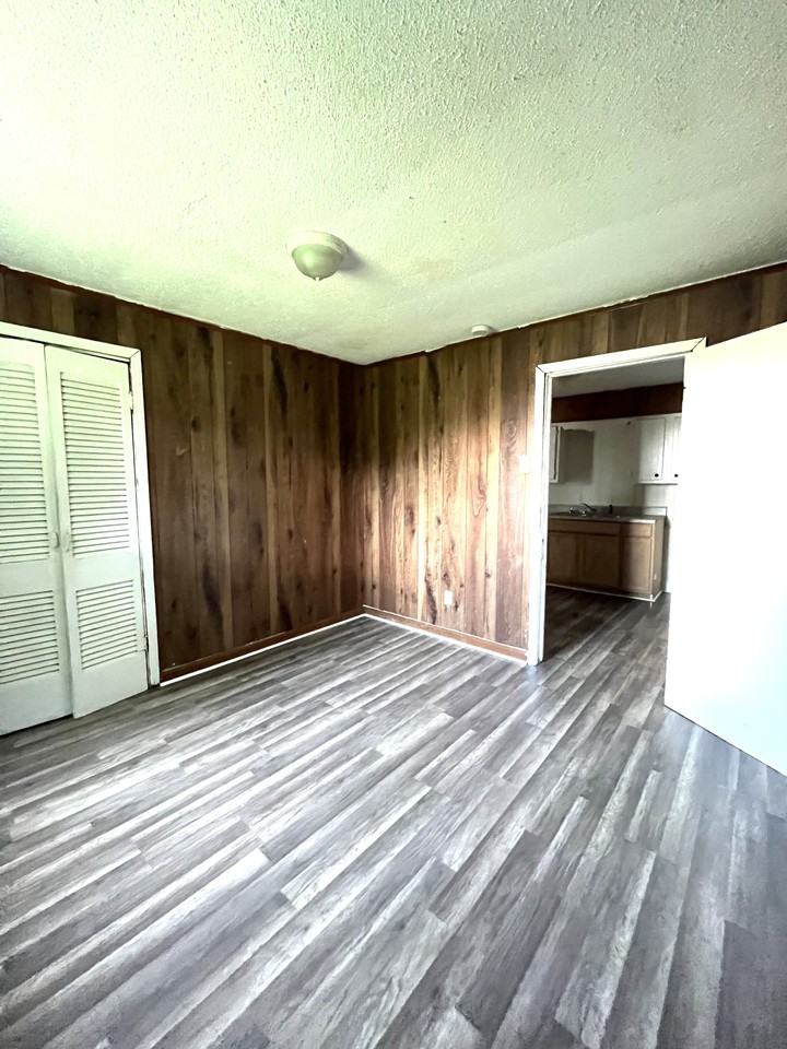 1105 N Mclemore Ave #B - Photo 5 of 9