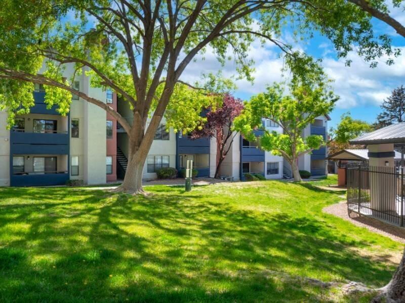 6200 Eubank Blvd Ne - Photo 2 of 31