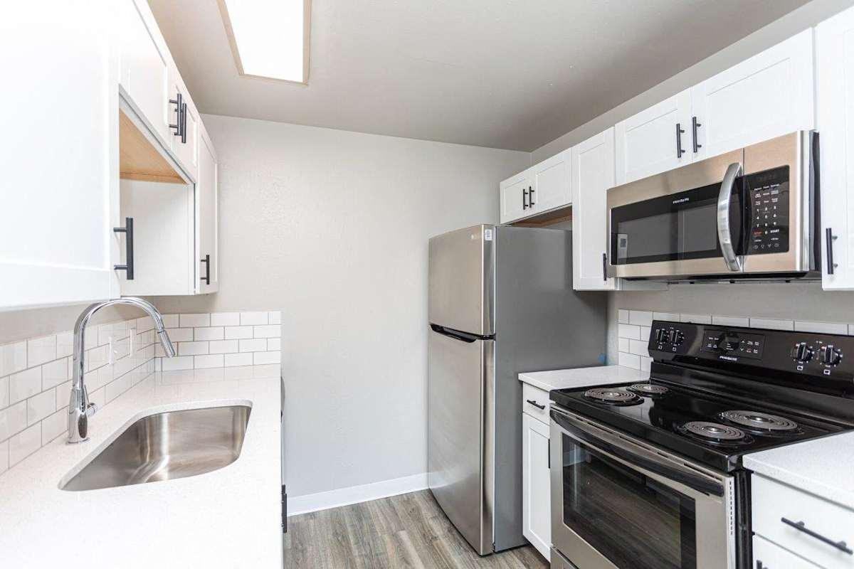 1334 N Liberty St - Photo 5 of 16