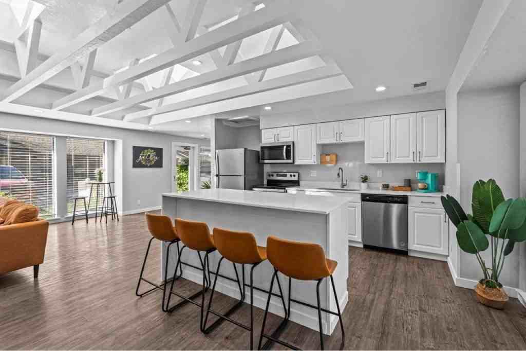 3781 S Gekeler Ln - Photo 4 of 23