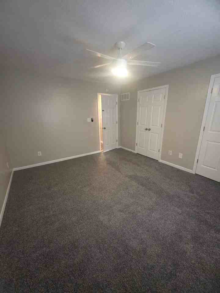 7010 N Gower Ave - Photo 5 of 11