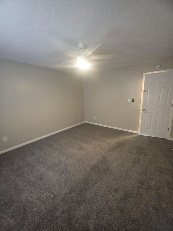 7010 N Gower Ave - Photo 6 of 11