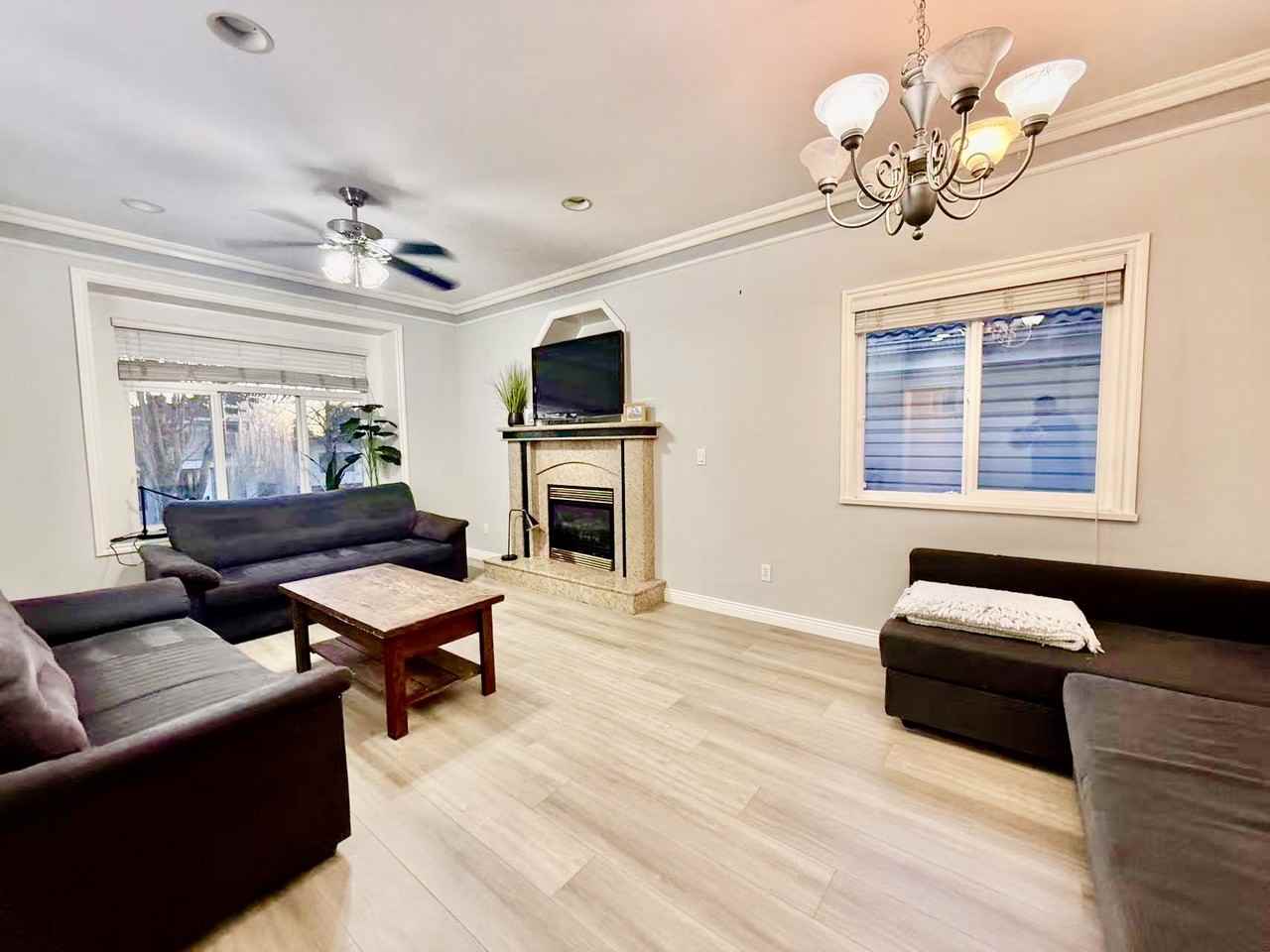 759 51st Ave E Uppr - Photo 4 of 15