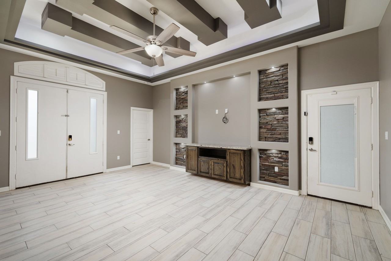 2408 Ebony Ave #1 - Photo 6 of 14