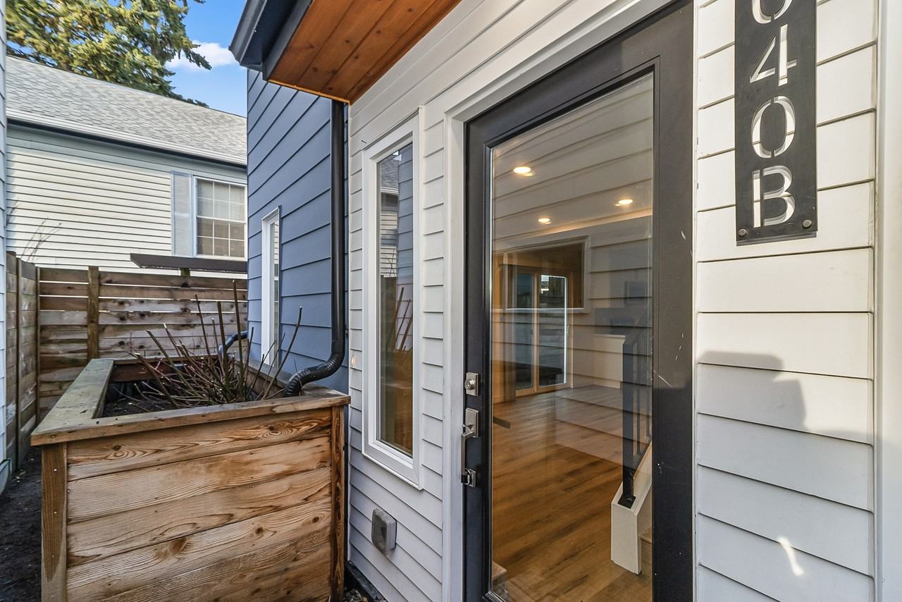 1040B S Donovan St #1 - Photo 2 of 38