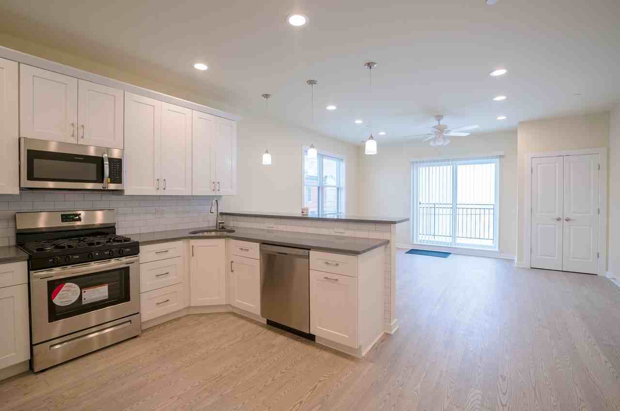 2063 Dickinson St #2 - Photo 2 of 23