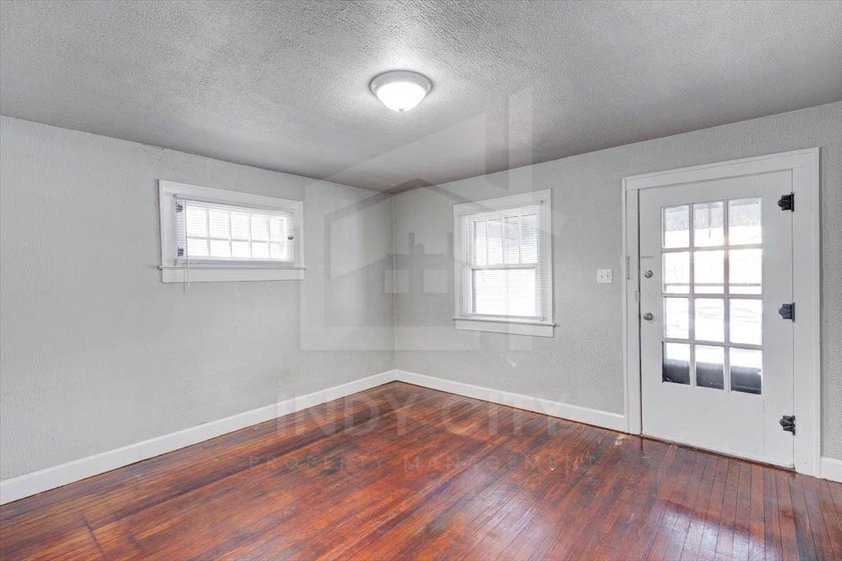 3209 W 10th St #1 - Photo 2 of 18