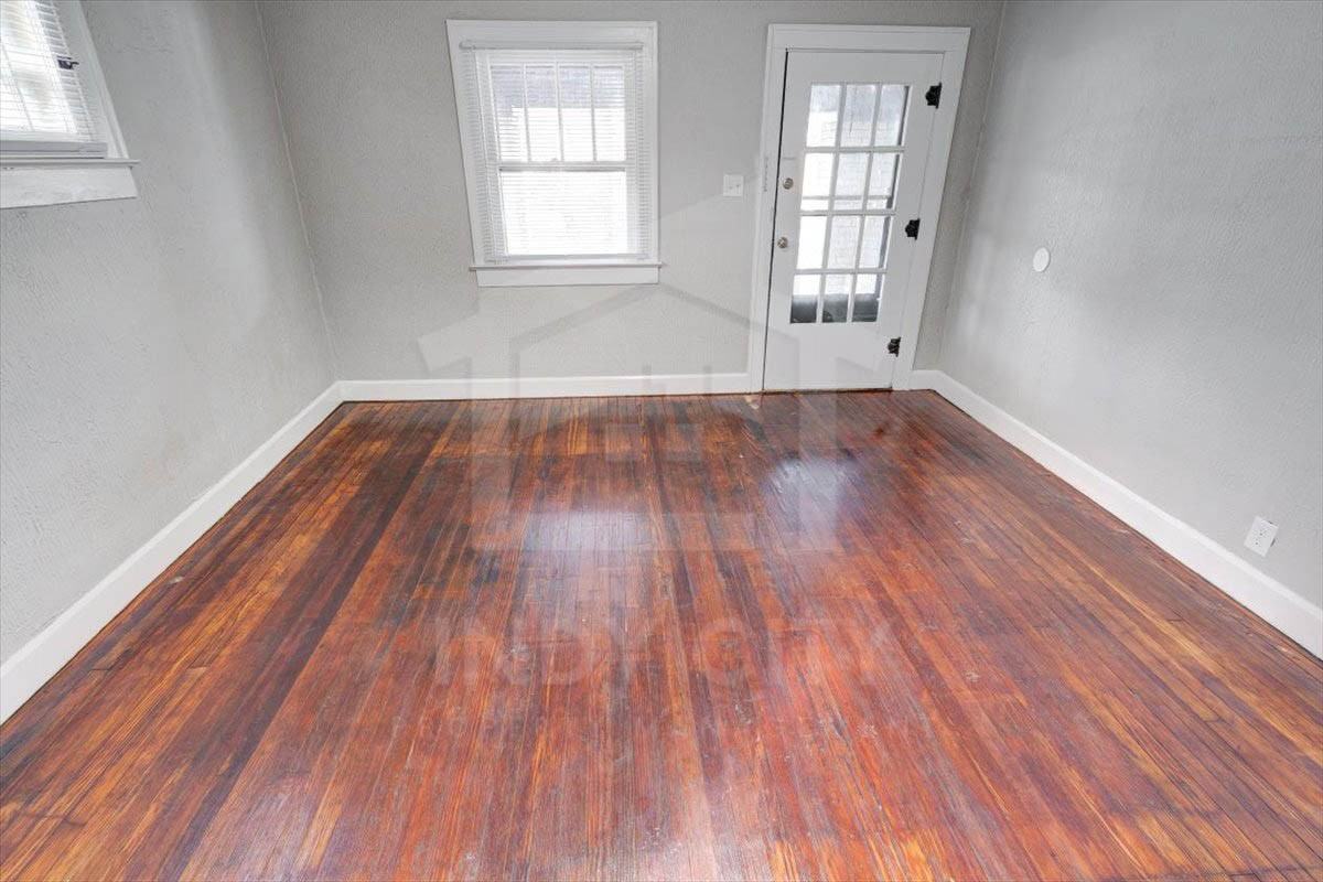 3209 W 10th St #1 - Photo 5 of 18