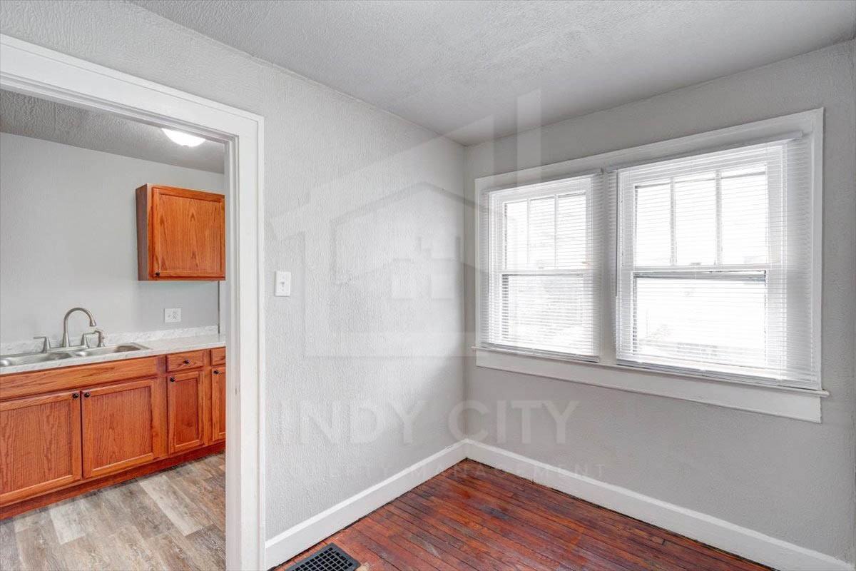 3209 W 10th St #1 - Photo 6 of 18