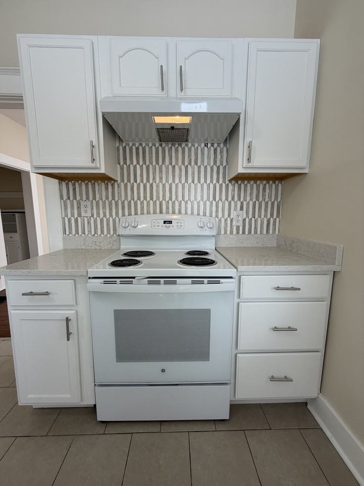 2613 Iowa St #1 - Photo 6 of 15