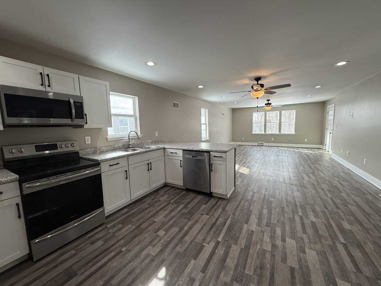 601 Leonard St #1 - Photo 4 of 11