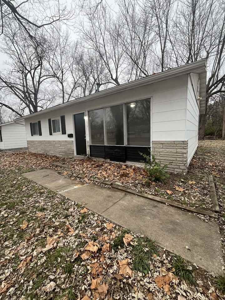 111 Saint Thomas Ln #1