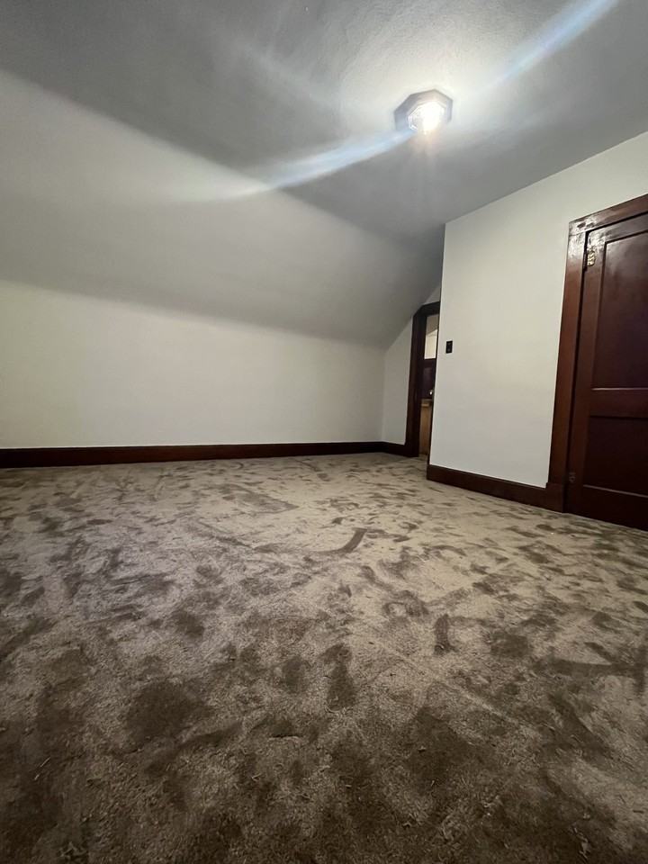 1305 N Church St #B - Photo 2 of 7