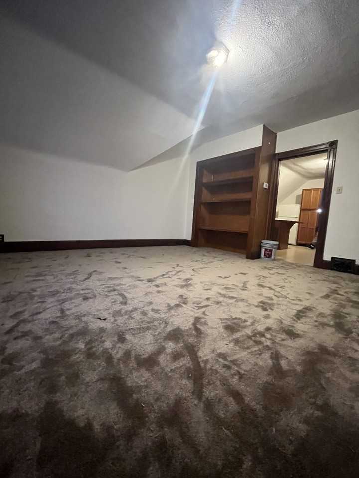 1305 N Church St #B - Photo 6 of 7