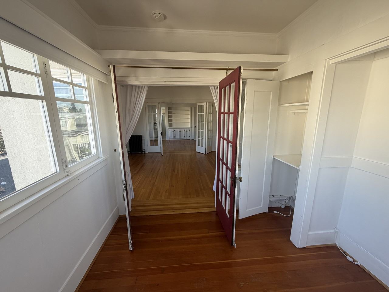 2912 Claremont Ave - Photo 4 of 13