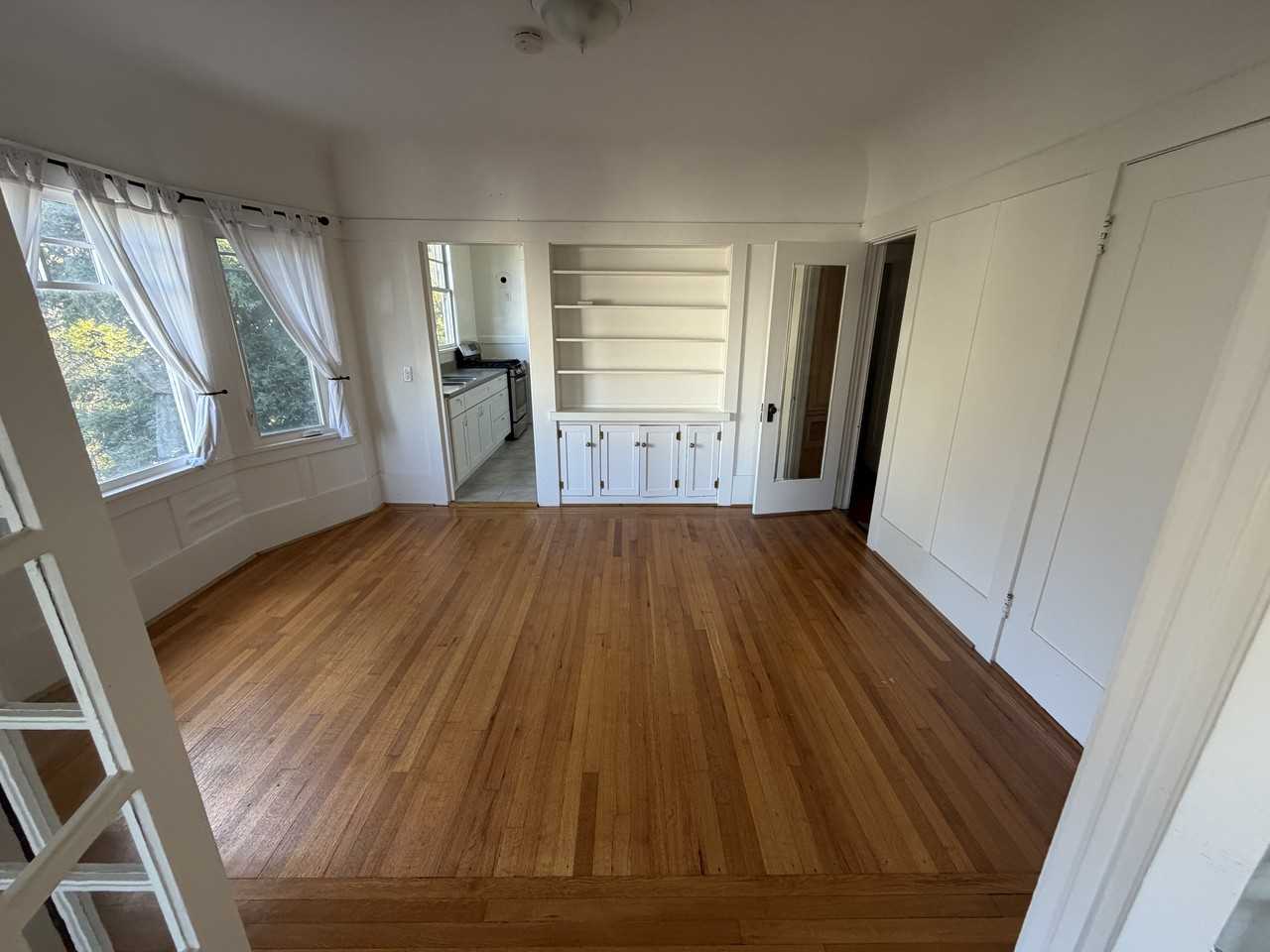 2912 Claremont Ave - Photo 2 of 13