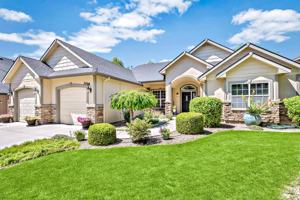 featured image of 3068 E Shadoweagle Dr #1