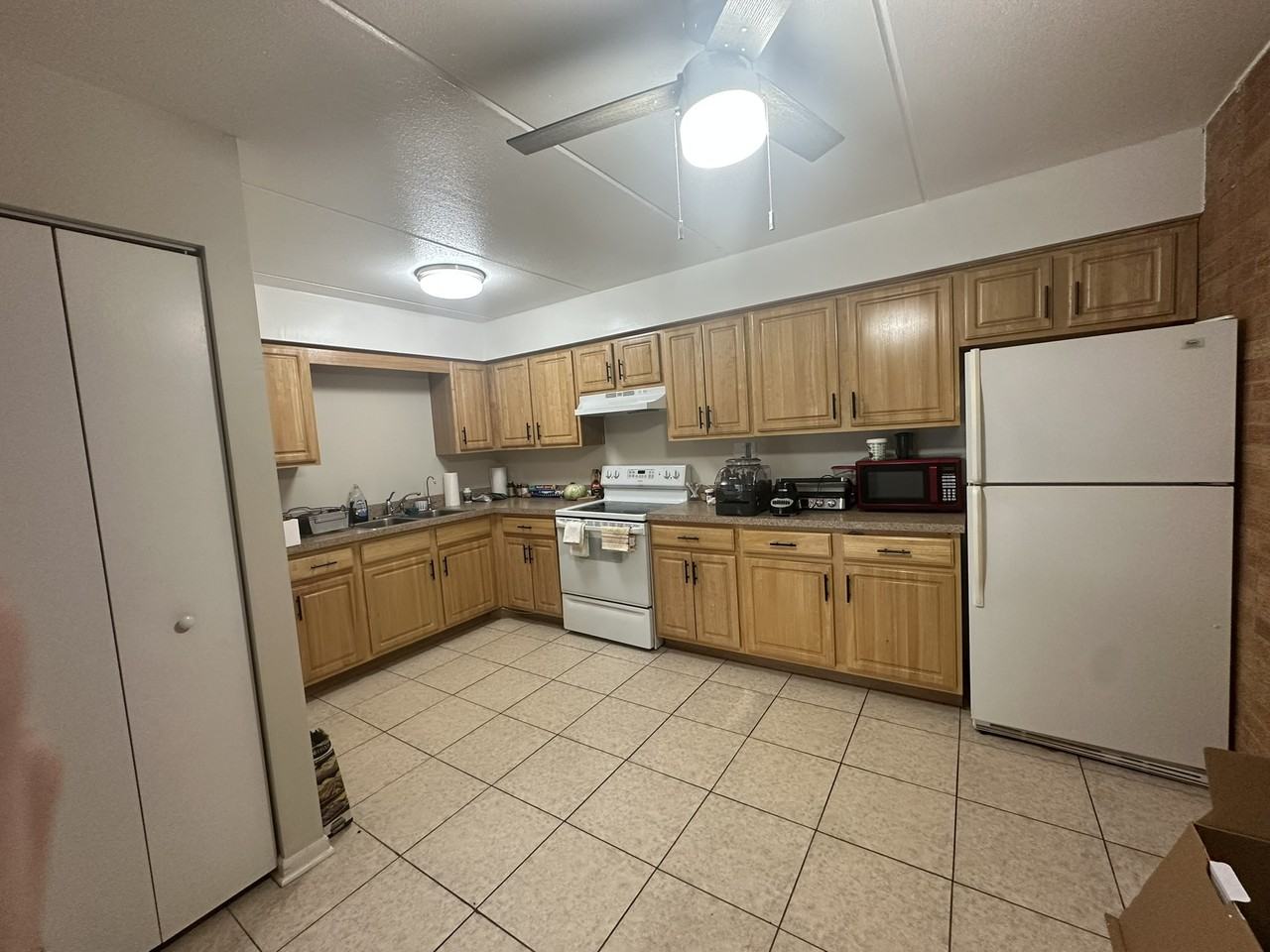 221 E Plainfield Rd - Photo 2 of 8