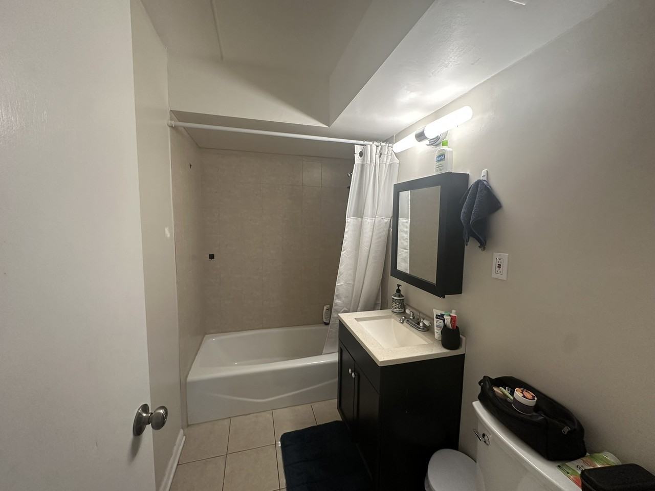 221 E Plainfield Rd - Photo 4 of 8