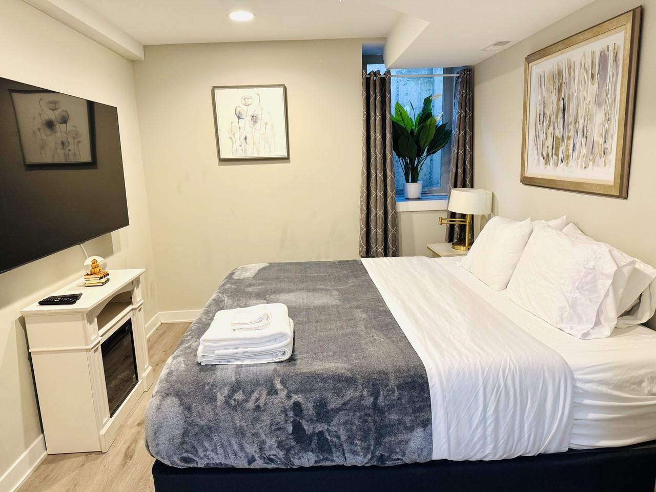 1514 S Bouvier St #1 - Photo 3 of 10