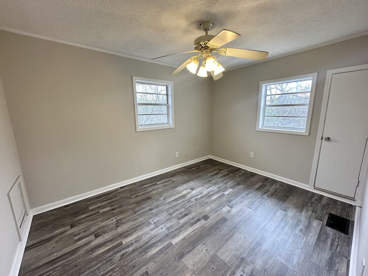 209 58th St #1 - Photo 7 of 11