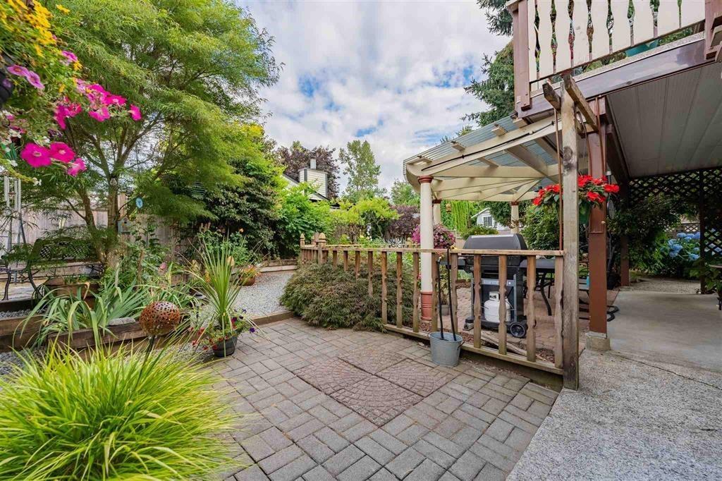 22790 Balabanian Cir - Photo 2 of 23