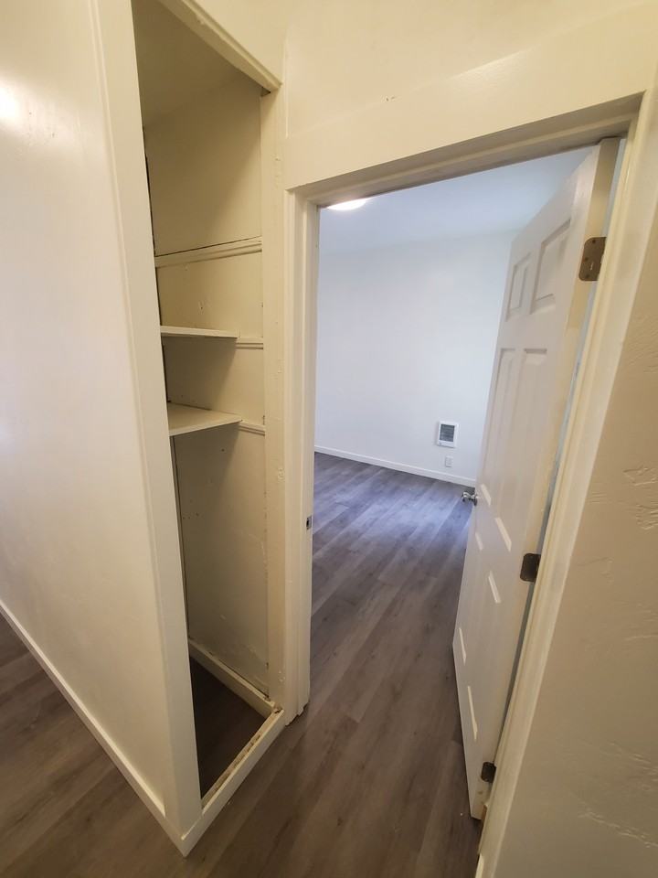 240 S Water Ave #4 - Photo 2 of 10