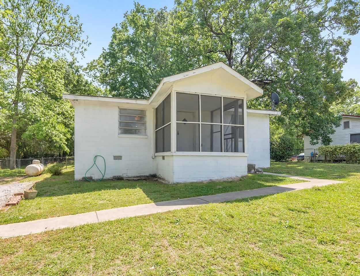 322 Hillcrest St #1 - Photo 2 of 46