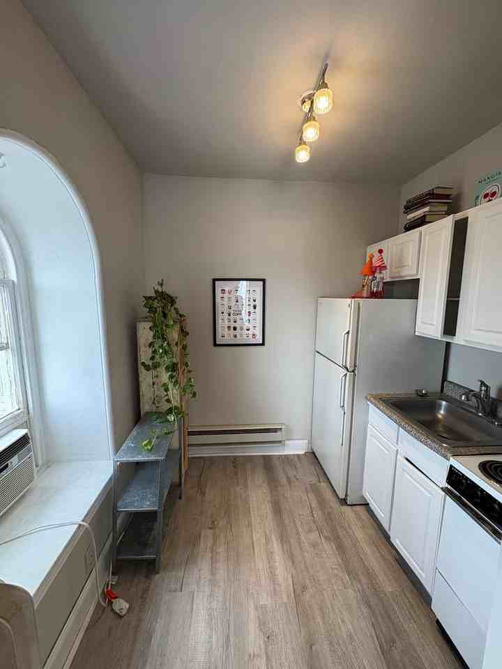 200 - 5608 Ridge  - Sparagno - Photo 3 of 5