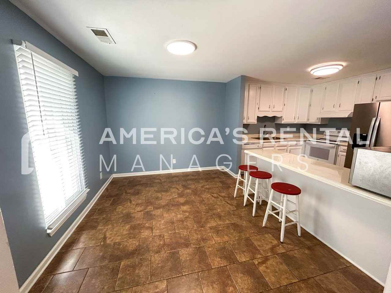 11 Cottage Cir - Photo 7 of 29