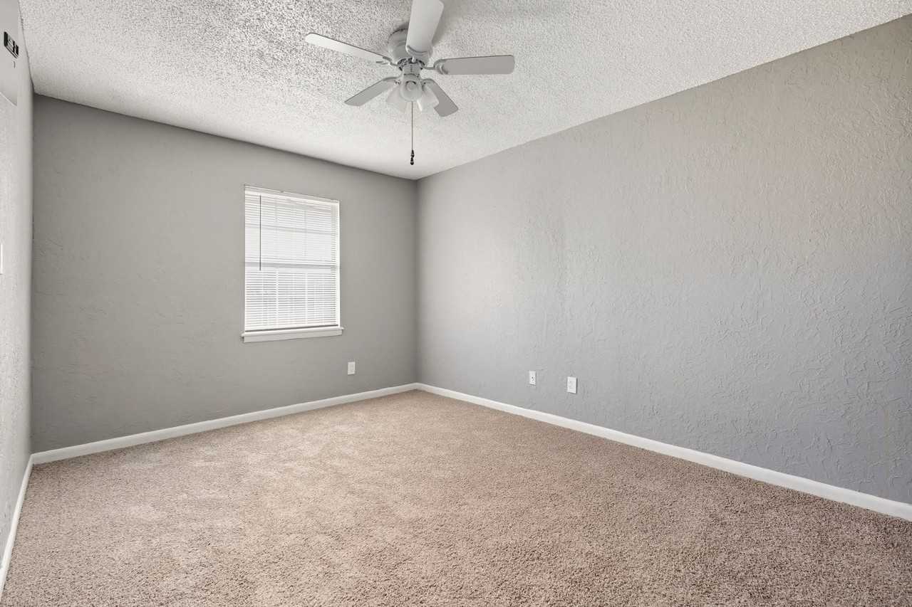 Paragon Apartments - Photo 3 of 9