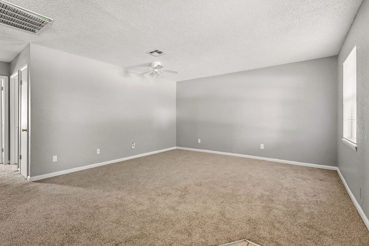 Paragon Apartments - Photo 5 of 9