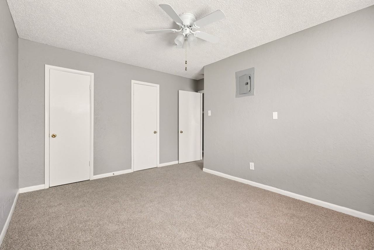 Paragon Apartments - Photo 6 of 9