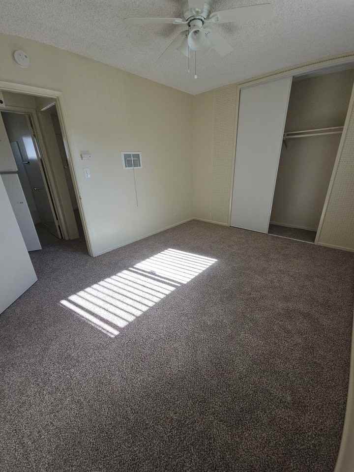 812 S Glendale Ave - Photo 5 of 6