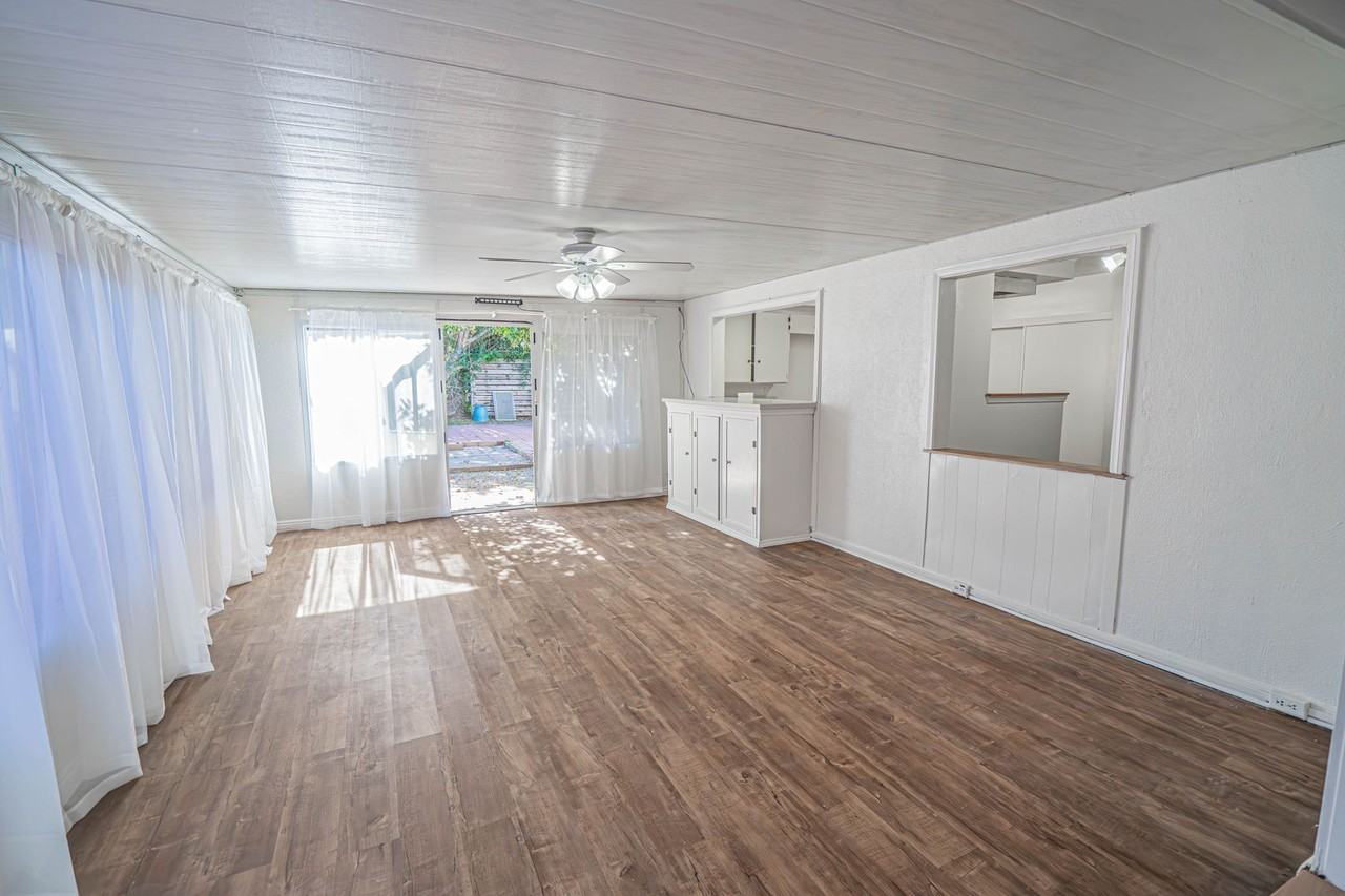 14848 Strathern St - Photo 3 of 22