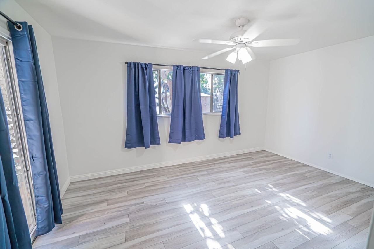 14848 Strathern St - Photo 7 of 22