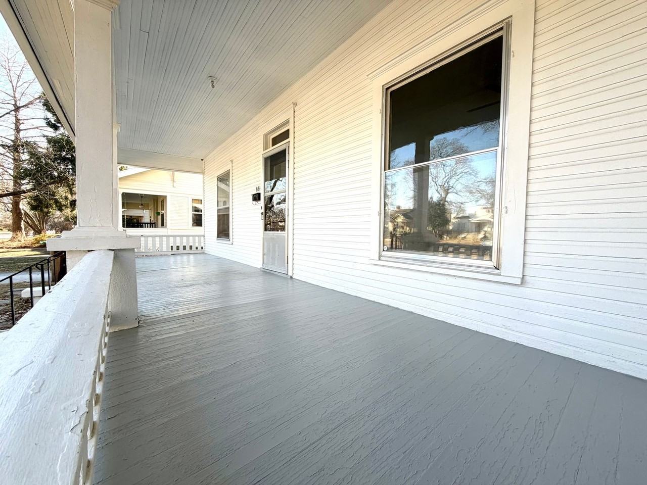 831 S Pickwick Ave - Photo 3 of 17