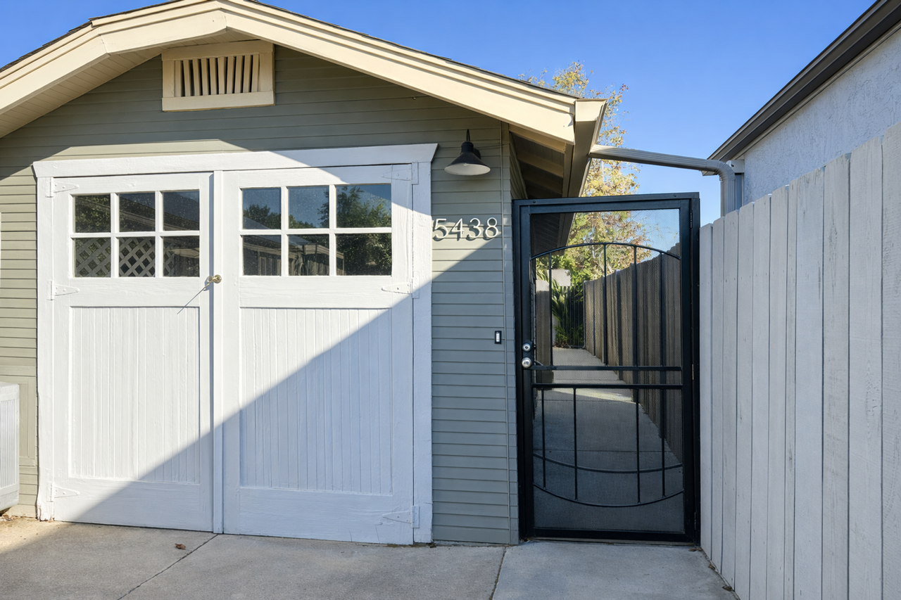 5438 Adams Ave - Photo 2 of 15