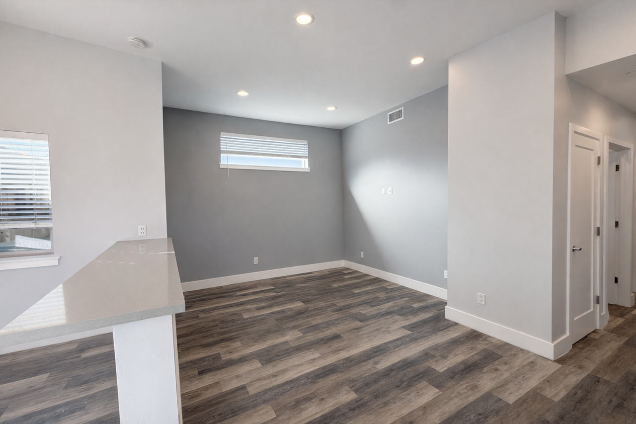 5438 Adams Ave - Photo 6 of 15