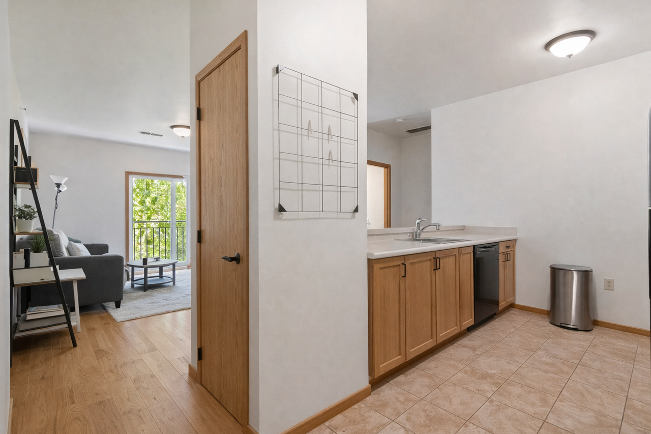 901 Kearney - Photo 3 of 23