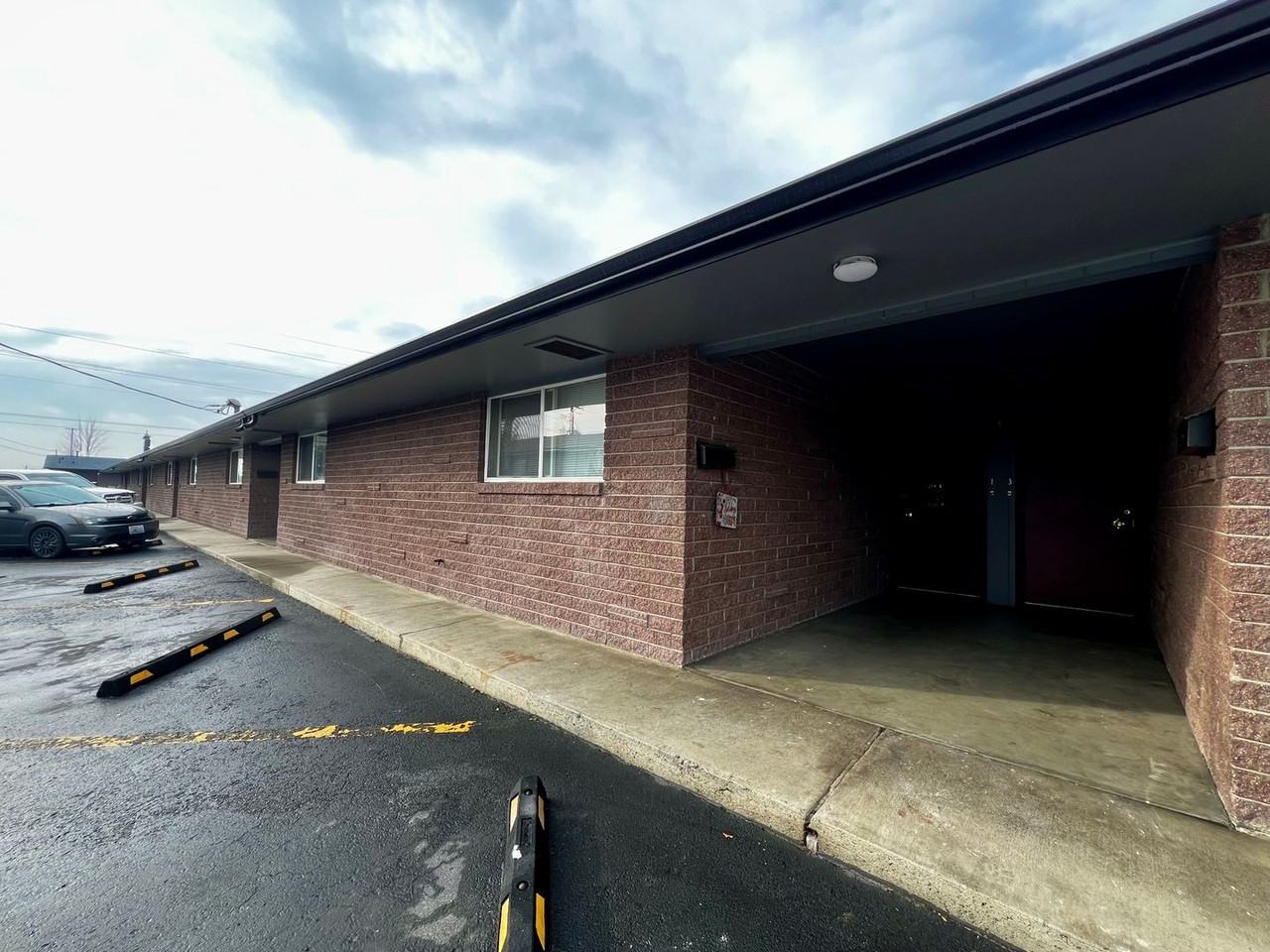 2705 W Nob Hill Blvd #J - Photo 7 of 24