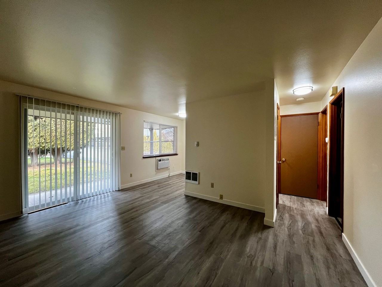 2705 W Nob Hill Blvd #J - Photo 7 of 21