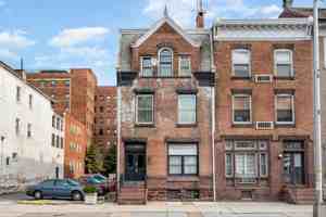 featured image of 605 N Front St