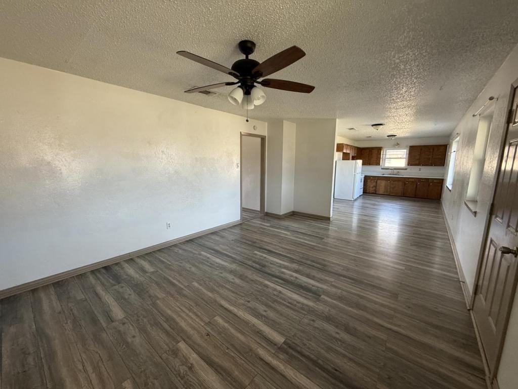 1010 Jackie Jo Ln - Photo 6 of 34